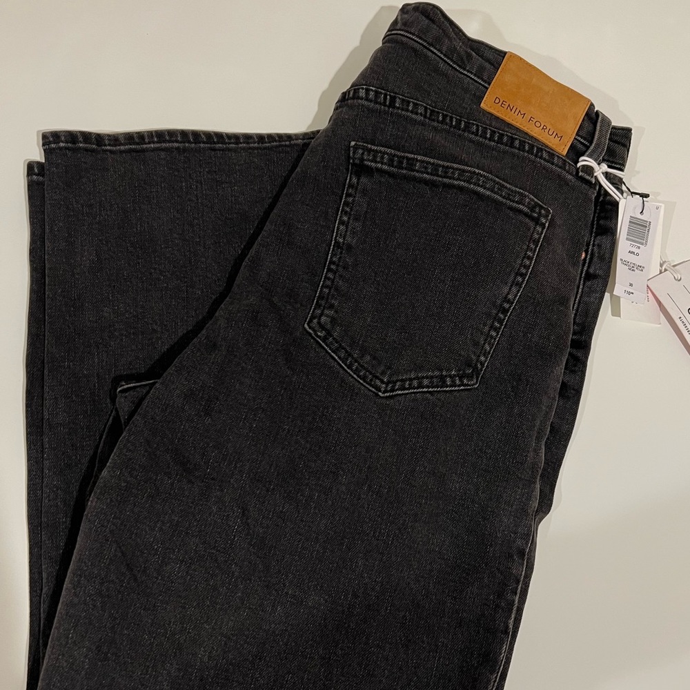 Aritzia Denim Forum Arlo Jeans High Rise Straight Leg High-Waist Black Denim NWT